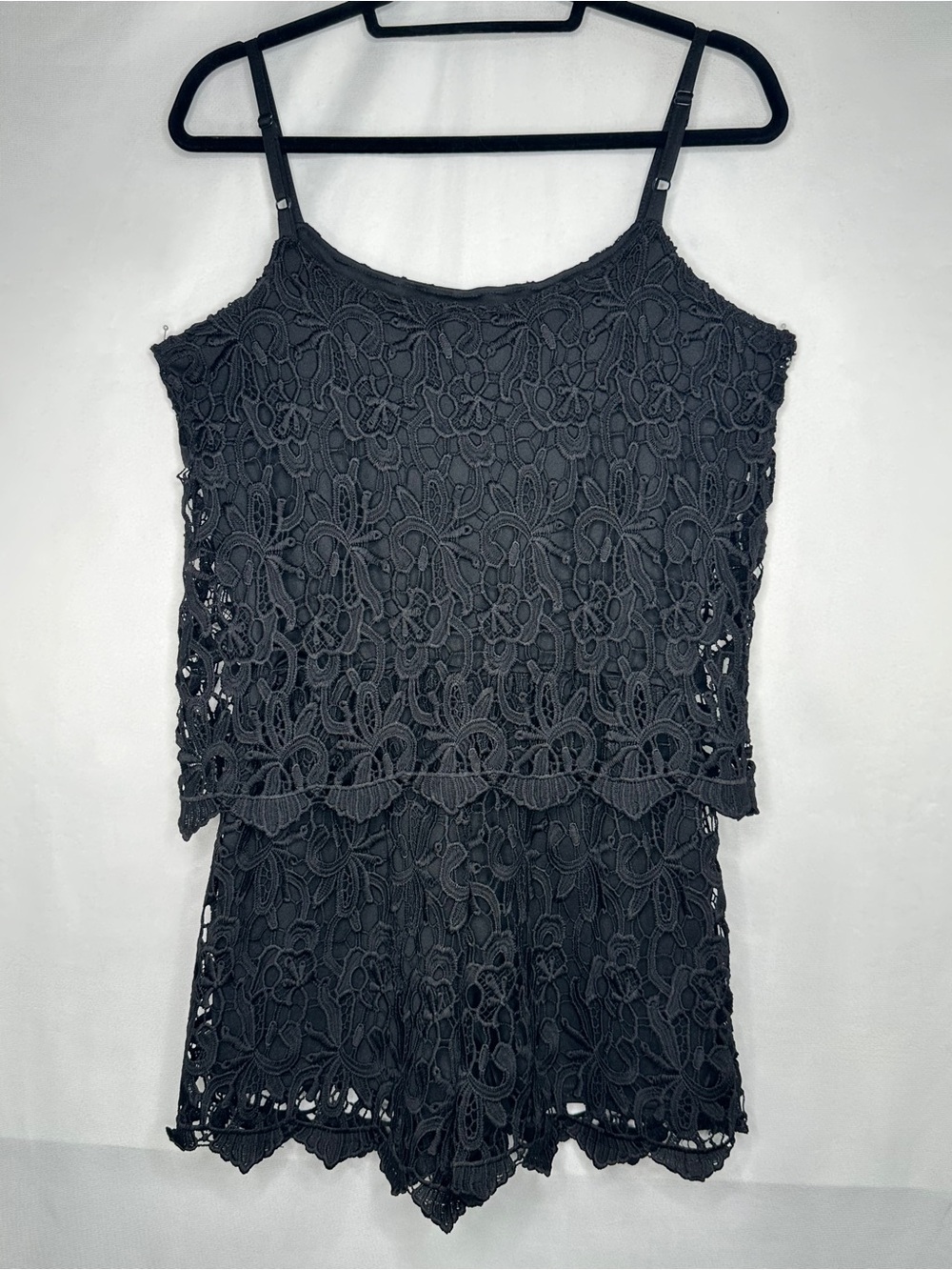 Romeo & Juliet Couture Black Floral Lace Romper Spaghetti Strap Scallop Hem SzM